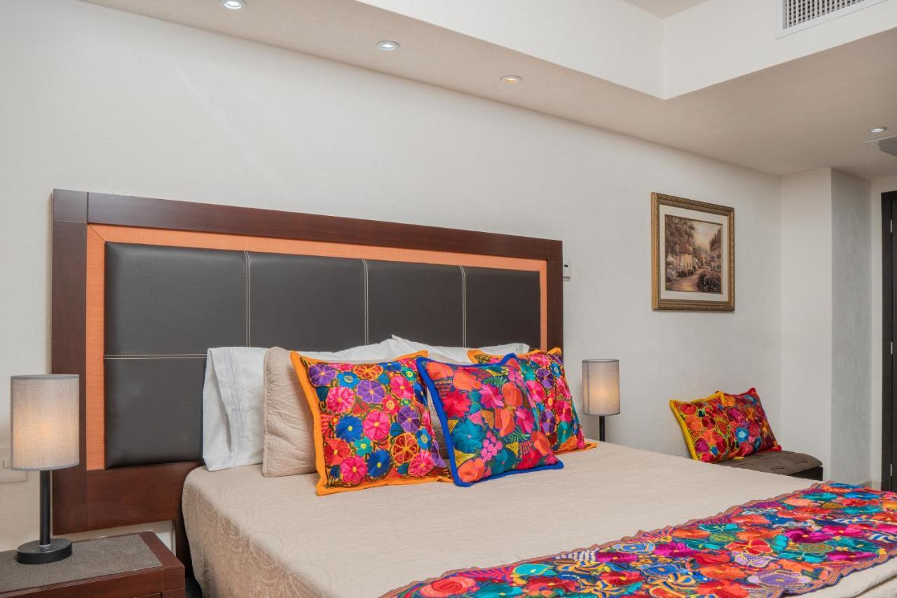 Ocean Front Condo Sleeps 4 Adults-Grand Venetian T3000-1606 Puerto Vallarta Eksteriør billede