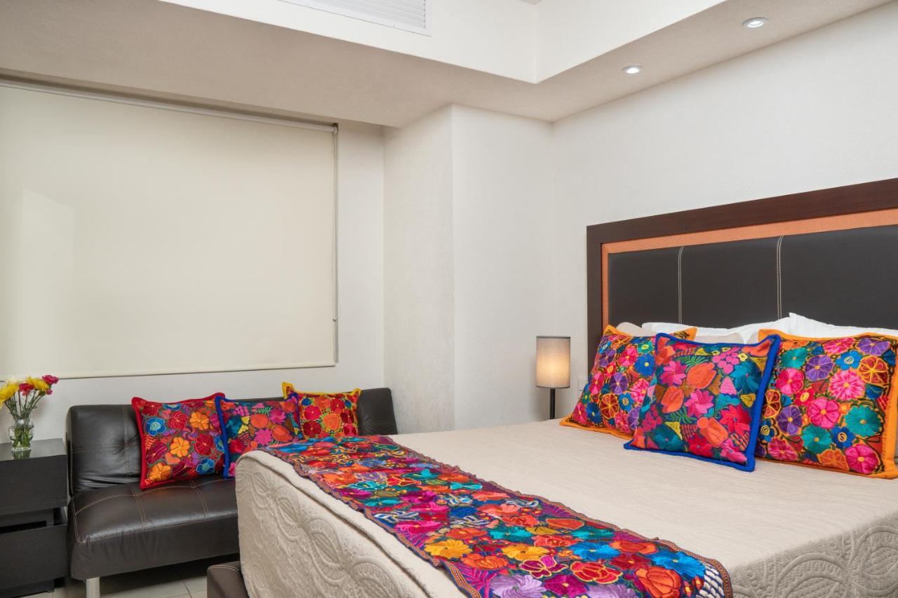 Ocean Front Condo Sleeps 4 Adults-Grand Venetian T3000-1606 Puerto Vallarta Eksteriør billede