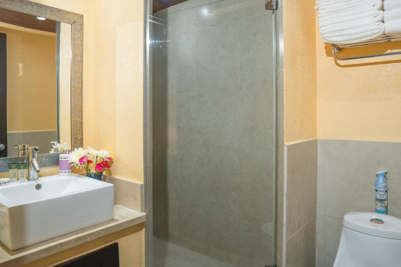 Ocean Front Condo Sleeps 4 Adults-Grand Venetian T3000-1606 Puerto Vallarta Eksteriør billede