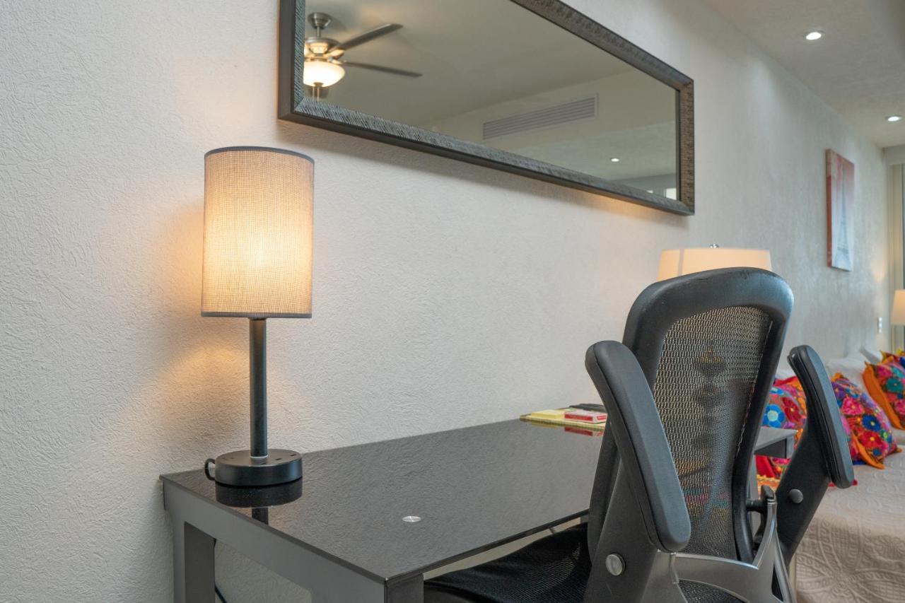 Ocean Front Condo Sleeps 4 Adults-Grand Venetian T3000-1606 Puerto Vallarta Eksteriør billede